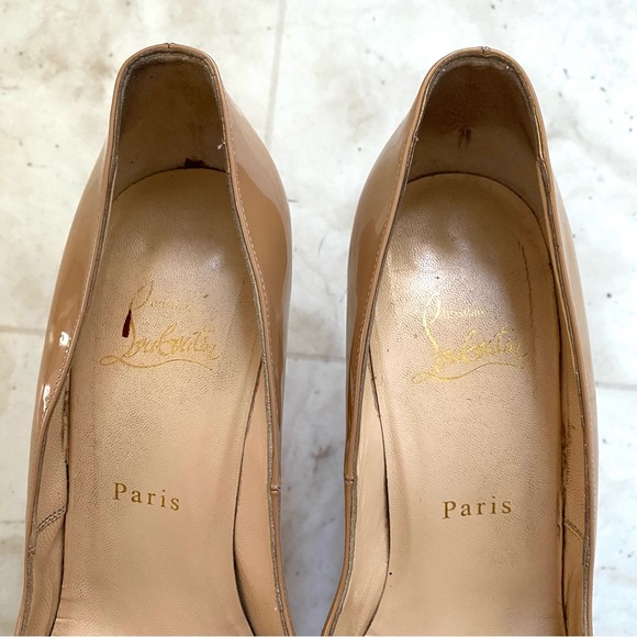 $875 Christian Louboutin Made in Italy Bianca Tan Patent Leather Pump Heels Sz 8 - Picture 10 of 13